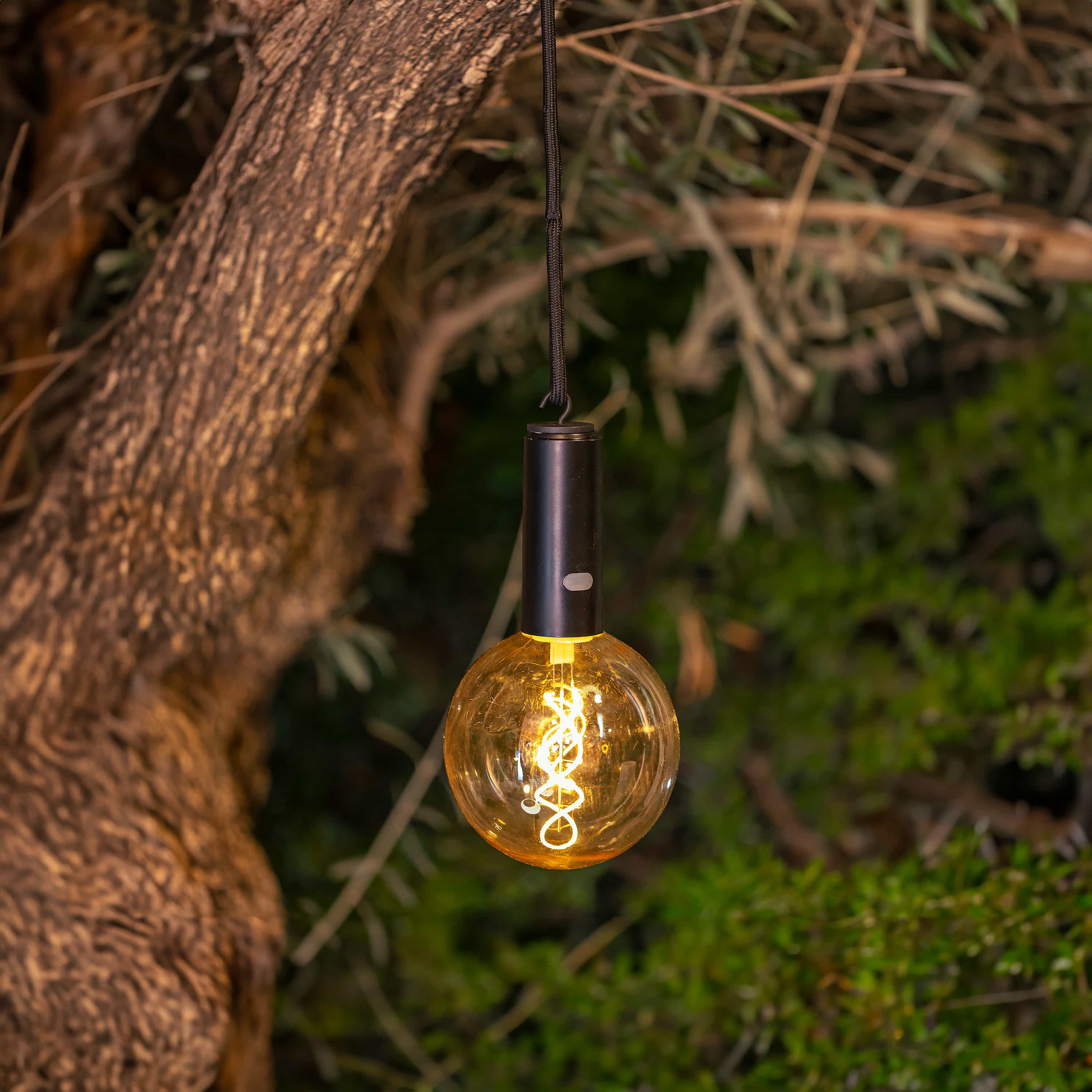Light up any space with the Edy G125 bulb by Newgarden - a wireless, vintage-style bulb offering up to 25 hours of brightness.
